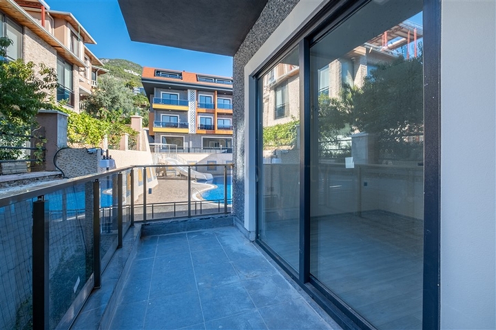 2+1 Garden Duplex in Residential Complex in Central Alanya