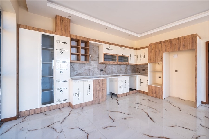 2+1 Garden Duplex in Residential Complex in Central Alanya