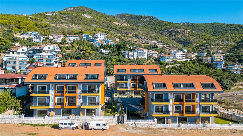 2+1 Garden Duplex in Residential Complex in Central Alanya