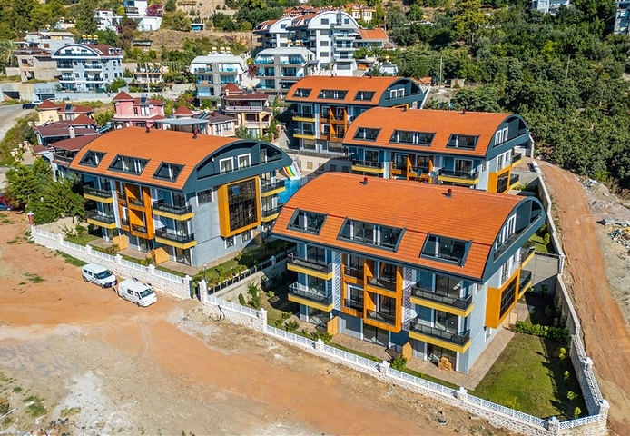 2+1 Garden Duplex in Residential Complex in Central Alanya