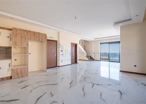 2+1 Garden Duplex in Residential Complex in Central Alanya