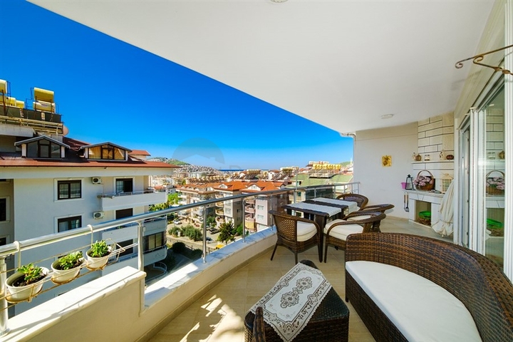 3+1 penthouse in the center of Alanya