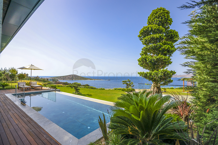 Residences and villas with sea views in the Gyumyushlyuk area