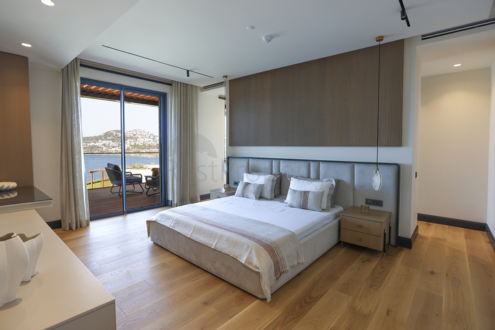 Residences and villas with sea views in the Gyumyushlyuk area