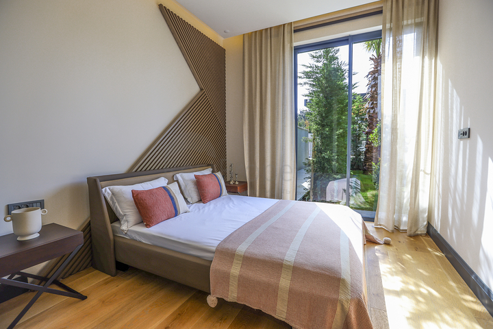 Residences and villas with sea views in the Gyumyushlyuk area