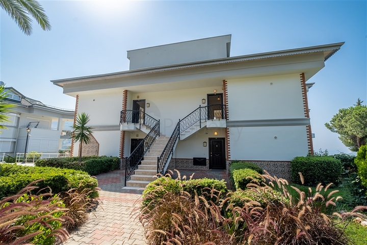 3+1 penthouse in the center of Alanya