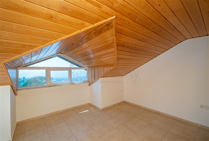 3+1 penthouse in the center of Alanya