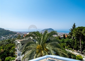 3+1 penthouse in the center of Alanya
