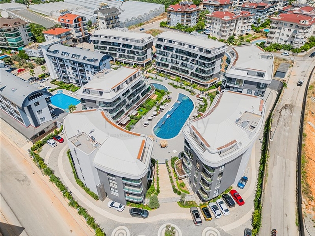 1+1 Apartment with Private Terrace in Oba Alanya