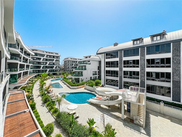 1+1 Apartment with Private Terrace in Oba Alanya