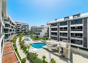 1+1 Apartment with Private Terrace in Oba Alanya