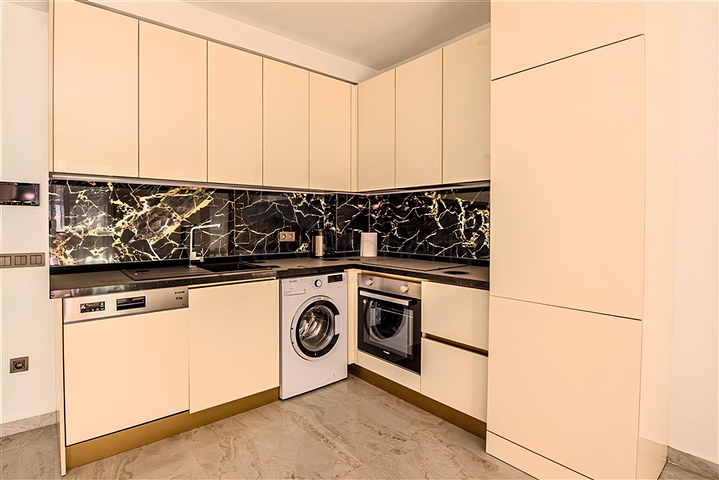 2+1 Apartment for Rent in Oba Alanya, 300 m to Beach