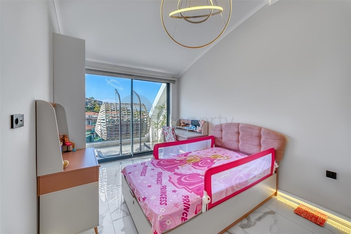 2+1 penthouse in Kargicak district