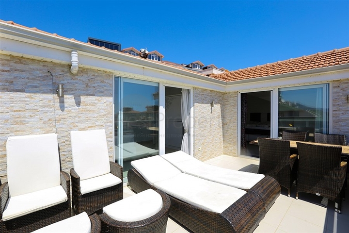 Furnished 3+1 Penthouse Near the Sea in Oba Alanya