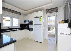 Furnished 3+1 Penthouse Near the Sea in Oba Alanya