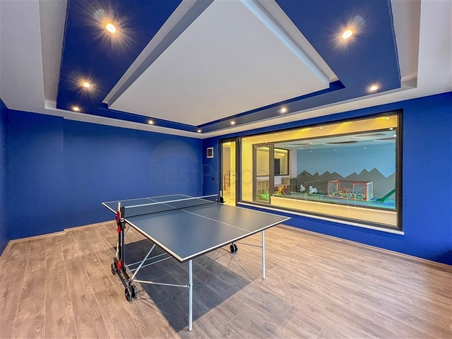 Modern 2+1 apartment in a prestigious area of Oba