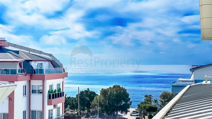 4+1 apartment in Kargicak area 200 m from the sea