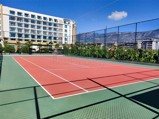 4+1 apartment in Kargicak area 200 m from the sea