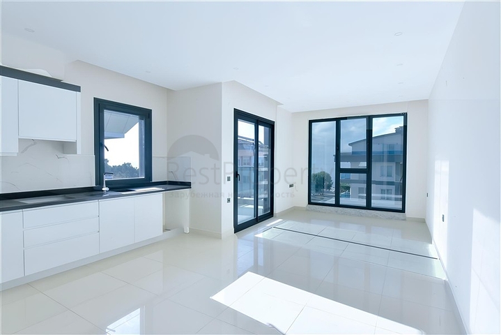 4+1 apartment in Kargicak area 200 m from the sea