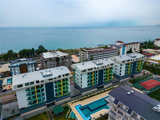 4+1 apartment in Kargicak area 200 m from the sea