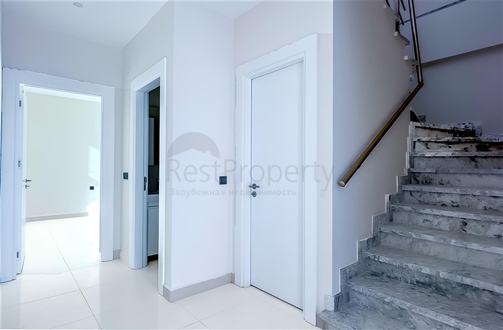 4+1 apartment in Kargicak area 200 m from the sea