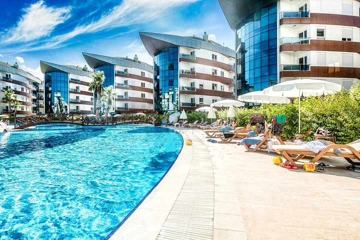 Apartment 2+1 in a hotel complex 5 minutes from the sea