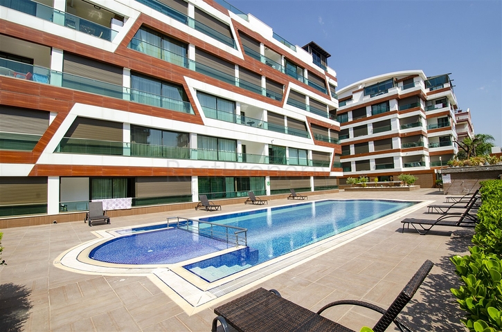 Apartment 4 + 1 in Konyaalti area - Antalya