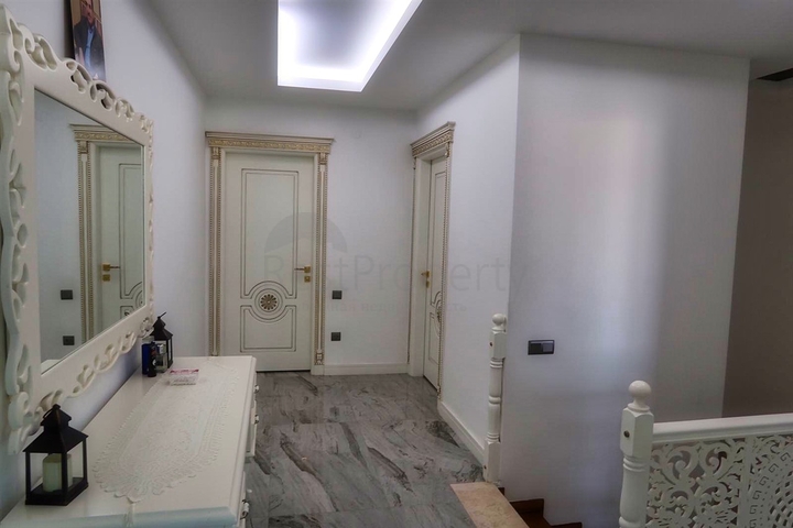 Apartment 4 + 1 in Konyaalti area - Antalya