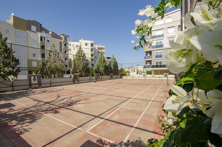 3 + 1 apartment with furniture in a complex in Hurme Konyaalti Antalya
