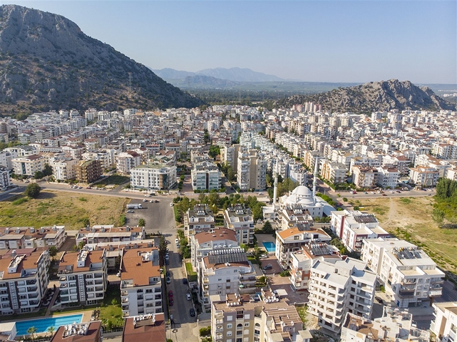 3 + 1 apartment with furniture in a complex in Hurme Konyaalti Antalya