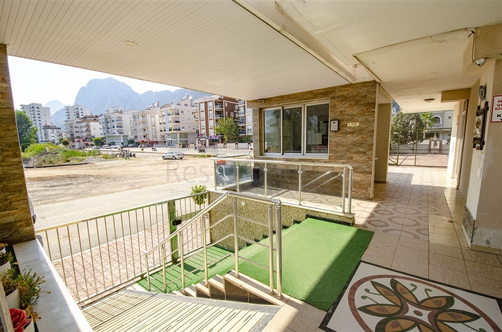 3 + 1 apartment with furniture in a complex in Hurme Konyaalti Antalya