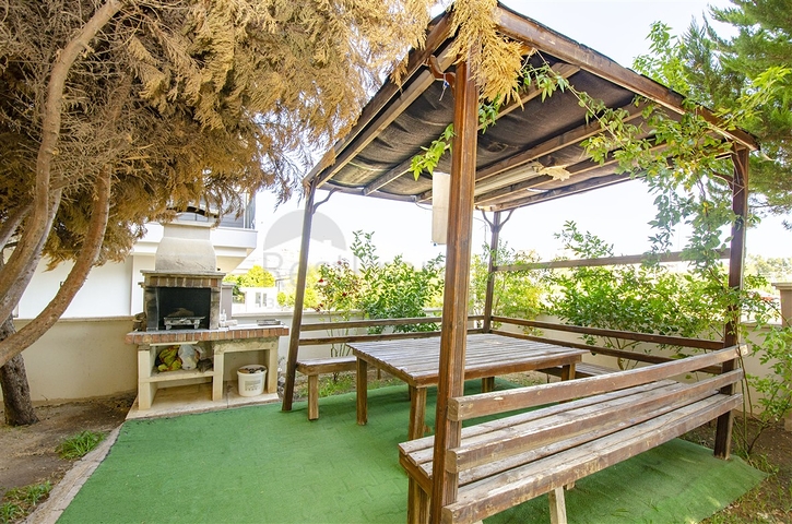 3 + 1 apartment with furniture in a complex in Hurme Konyaalti Antalya