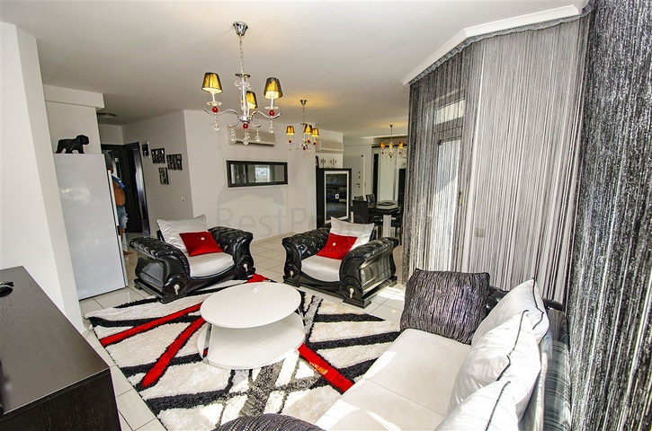 3 + 1 apartment with furniture in a complex in Hurme Konyaalti Antalya