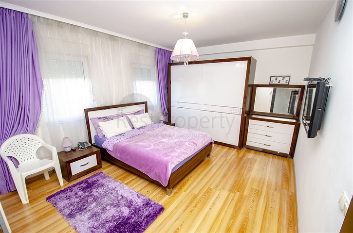 3 + 1 apartment with furniture in a complex in Hurme Konyaalti Antalya
