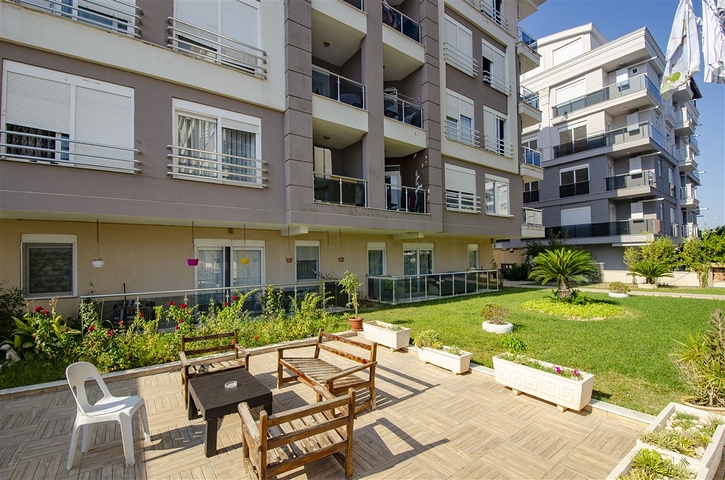 3 + 1 apartment with furniture in a complex in Hurme Konyaalti Antalya