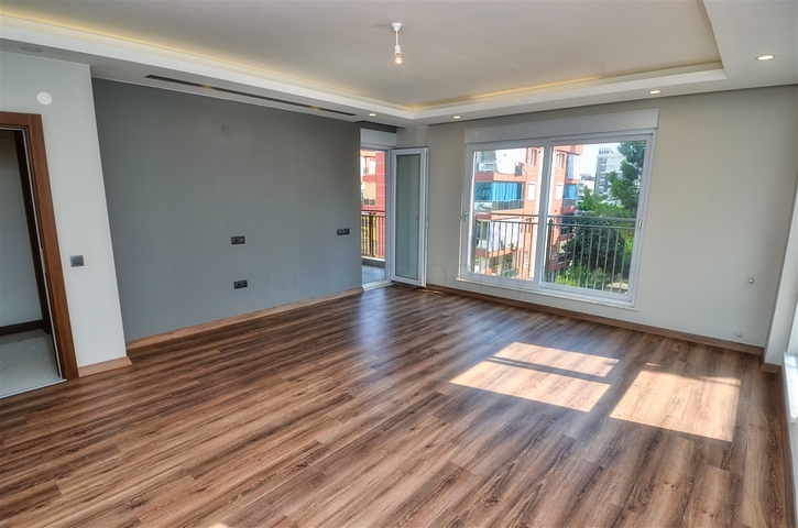 Spacious apartment 3 + 1 in Muratpaşa Antalya