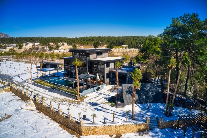 Luxurious Villa 8 + 2 in Konyaalti - Antalya