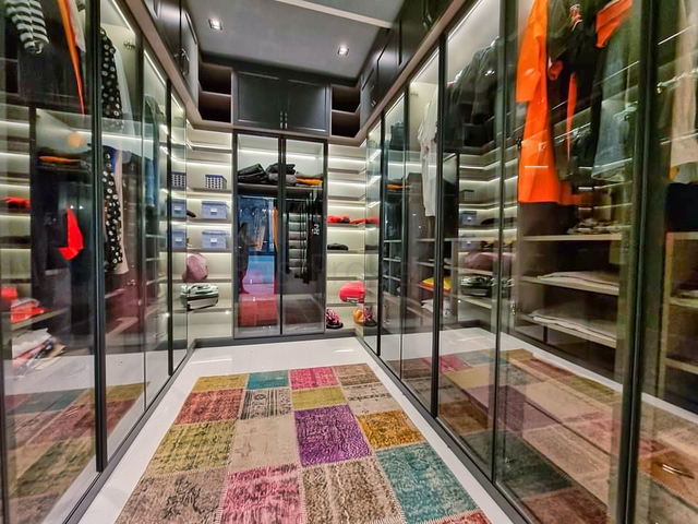 Luxurious Villa 8 + 2 in Konyaalti - Antalya