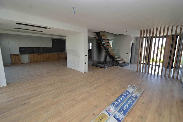 Villas in a luxurious 5 + 1 complex in the prestigious Lara - Antalya