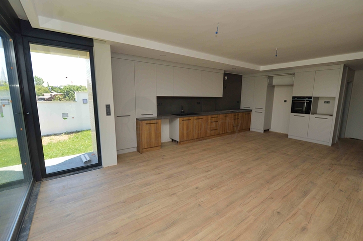 Villas in a luxurious 5 + 1 complex in the prestigious Lara - Antalya