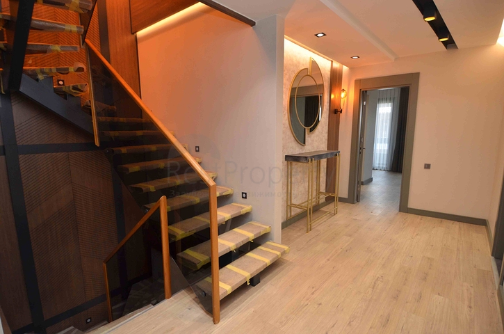 Villa in the complex Doshemealti area - Antalya 