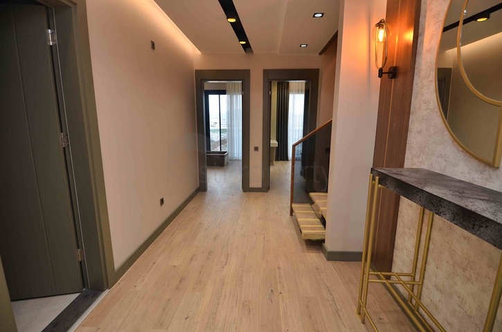 Villa in the complex Doshemealti area - Antalya 