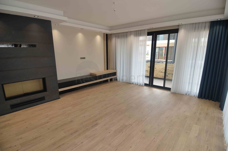 Villa in the complex Doshemealti area - Antalya 