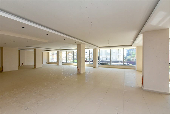 Commercial premises of a large area in the lower part