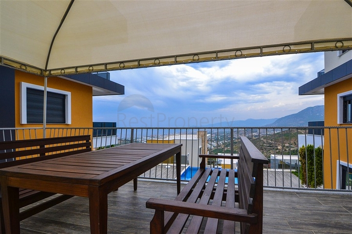 2+1 penthouse in Kargicak district  2+1 penthouse in Kargicak district