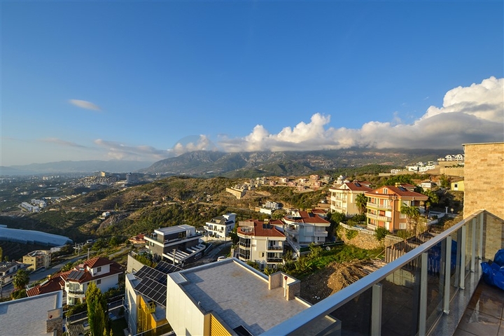 2+1 penthouse in Kargicak district  2+1 penthouse in Kargicak district