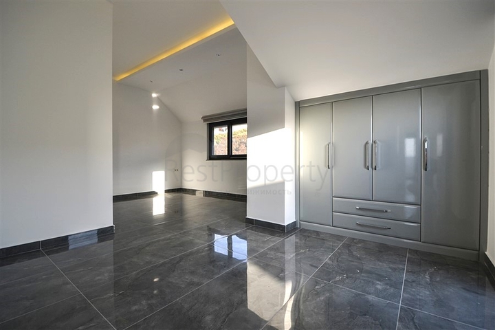 2+1 penthouse in Kargicak district  2+1 penthouse in Kargicak district