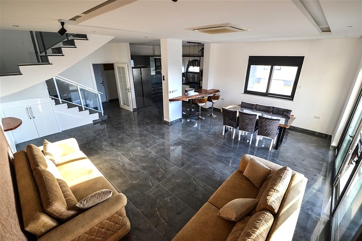 2+1 penthouse in Kargicak district  2+1 penthouse in Kargicak district