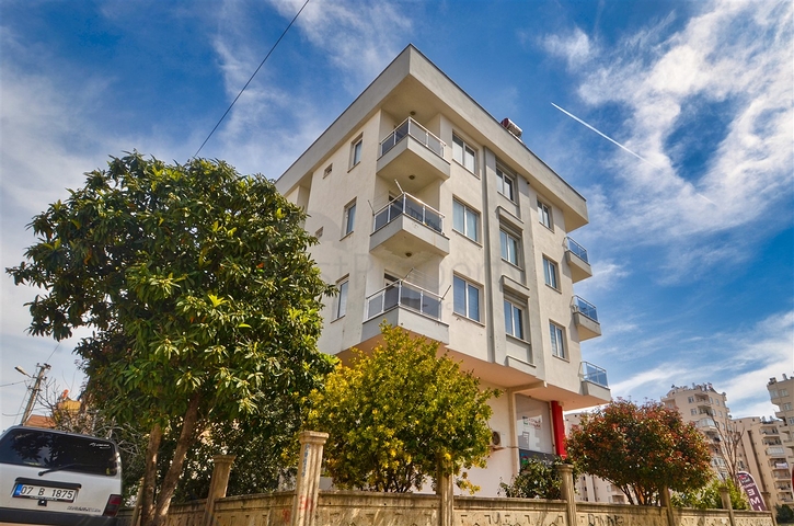 A 2+1 apartment in the Kyzylaryk - Antalya neighborhood