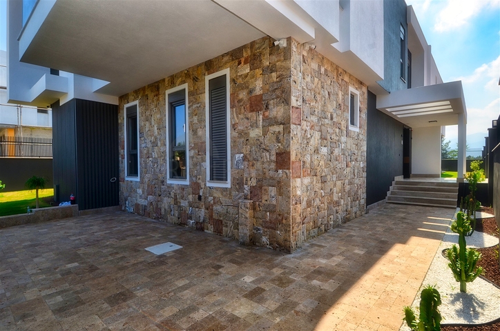 New luxury 5+1 villa in Doshemealti - Antalya area